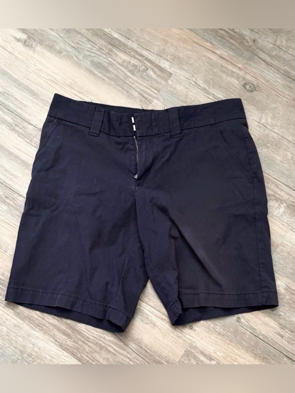 Tommy Hilfiger chino shorts in navy blue size 6